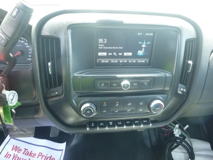 2023-chevrolet-silverado-5500hd-image-13