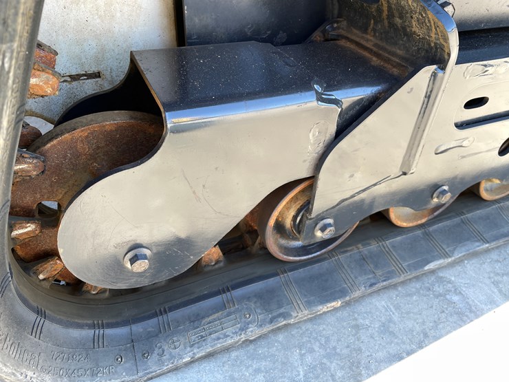 2024-bobcat-mt100-image-42