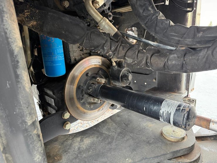 2023-case-621g-xr-image-31