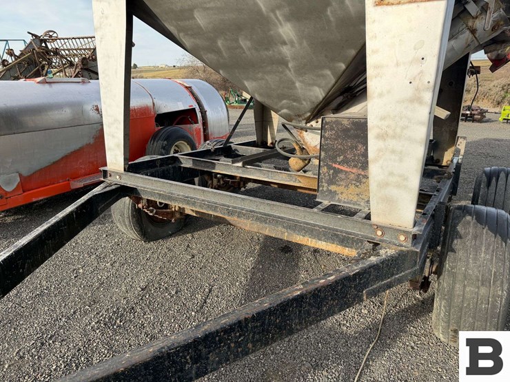 willmar-seed-tender-trailer-image-7