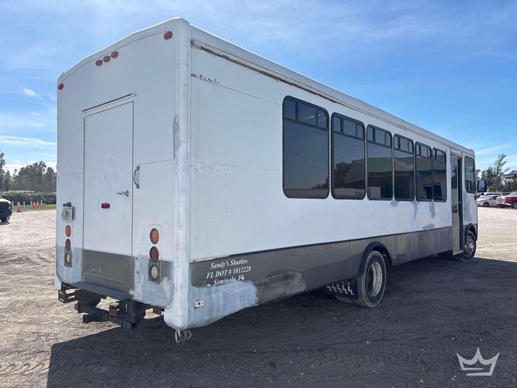 2001-freightliner-mb55-image-3