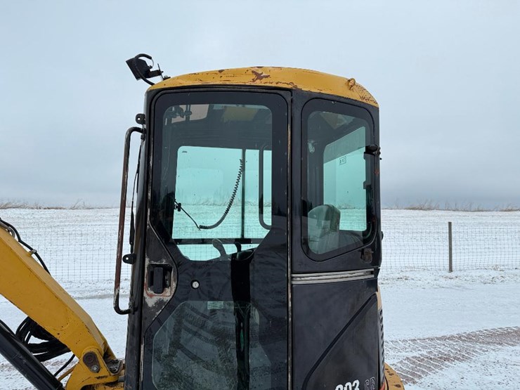 caterpillar-303cr-image-23