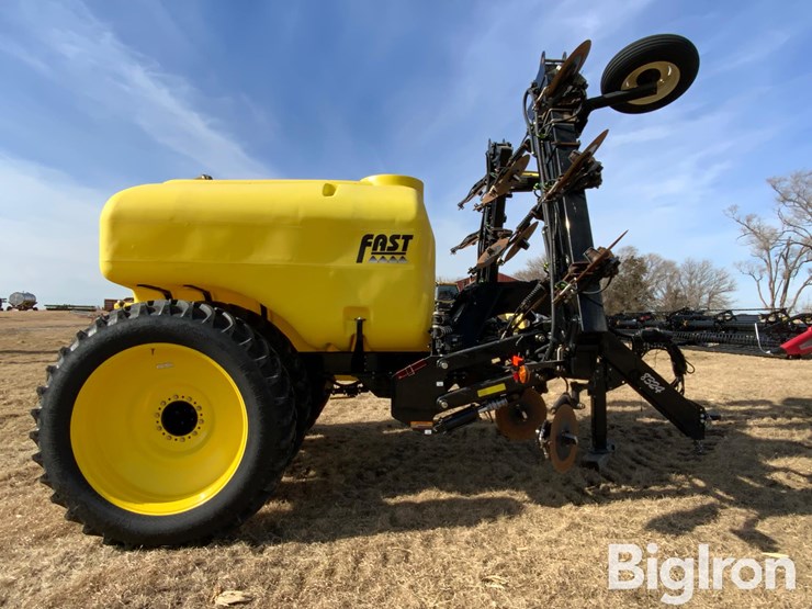 2023-fast-8324-16r30-fertilizer-applicator-image-4
