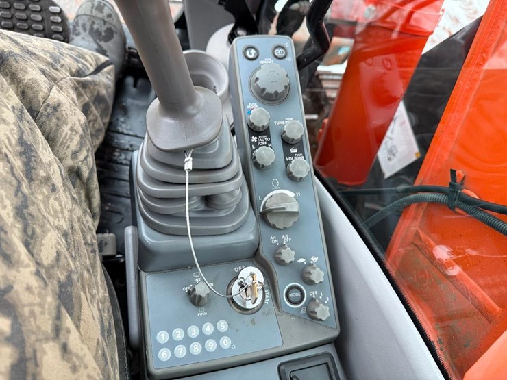 hitachi-zx75us-5-image-53