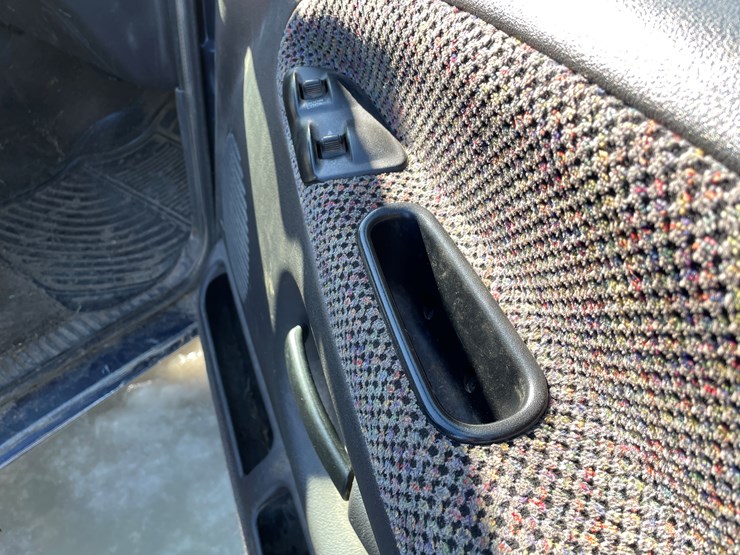 2001-dodge-ram-2500-image-40