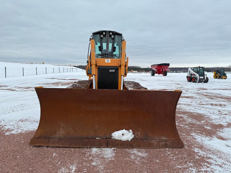 2011-case-1650l-xlt-image-2