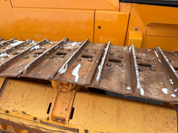 2011-case-1650l-xlt-image-12