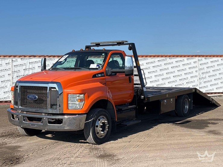 2016-ford-f650-image-1