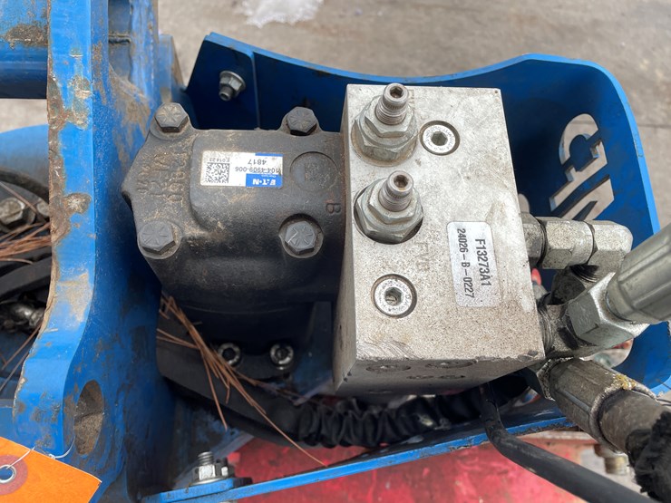 #164-•-cmp-hg-82-mini-excavator-rotating-clam-image-14