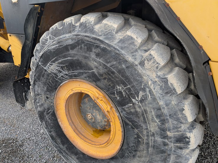 komatsu-hm400-2-image-16