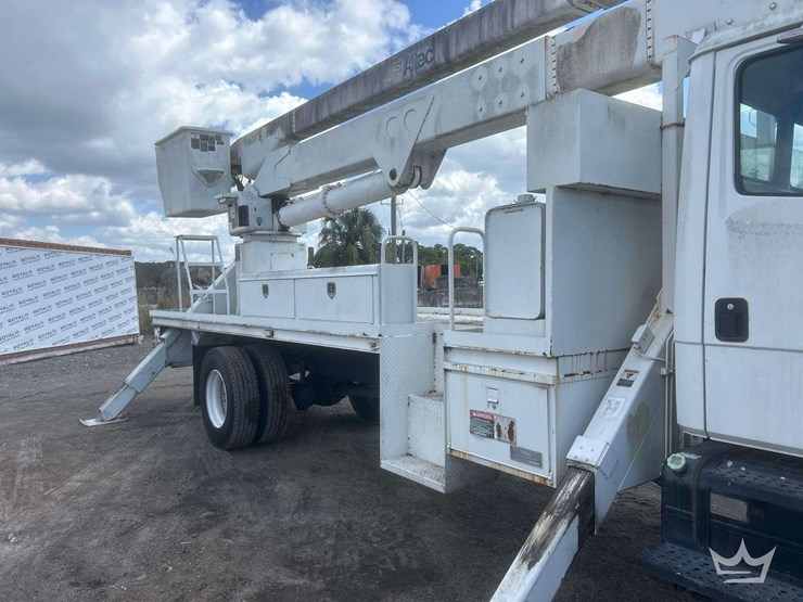 1999-freightliner-fl80-image-43