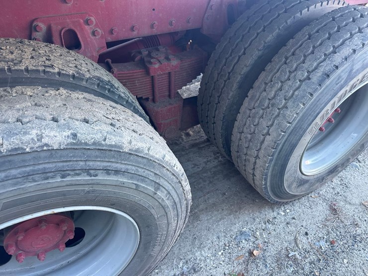 2019-kenworth-t800-image-10