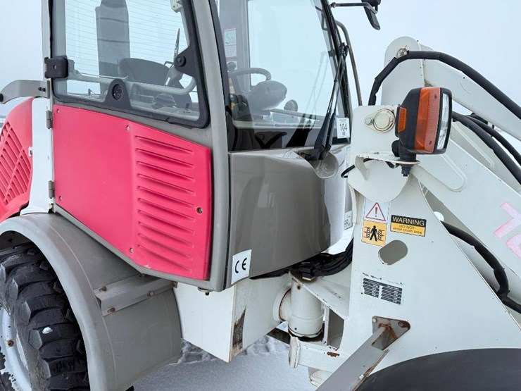 2013-takeuchi-tw50-image-17
