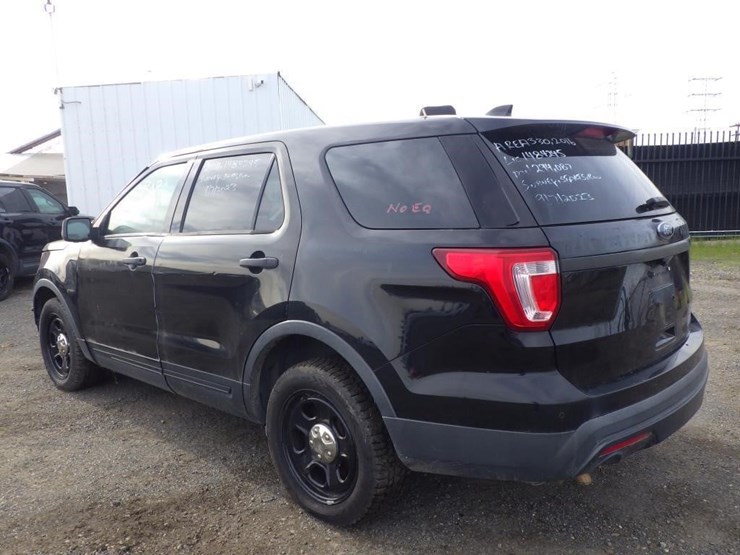 2016-ford-explorer-image-4