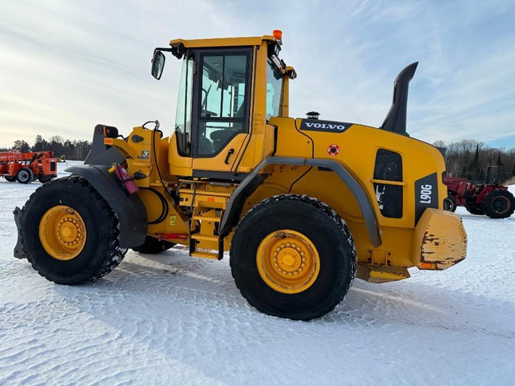 2015-volvo-l90g-image-6