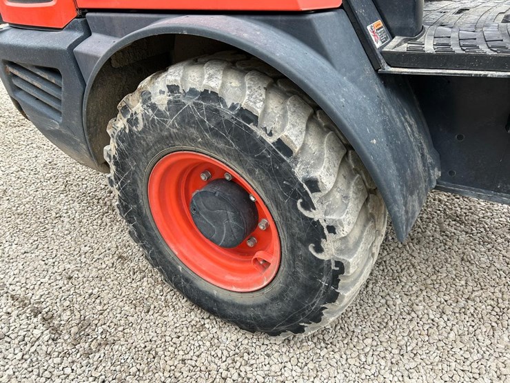 2021-kubota-r540-image-12