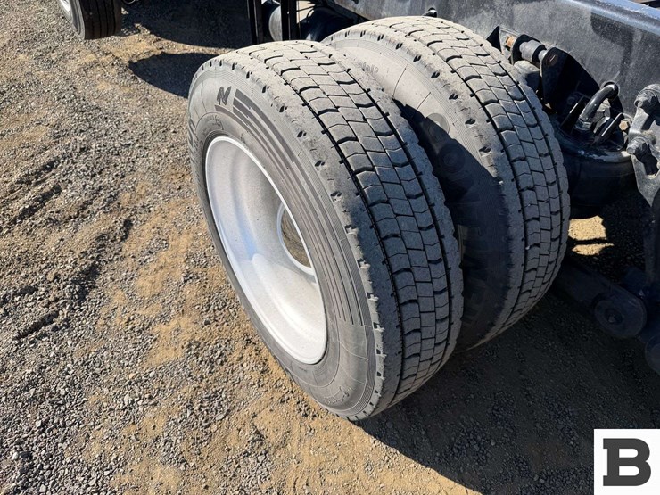 2015-kenworth-t800-image-23