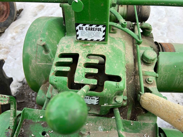 john-deere-b-image-8