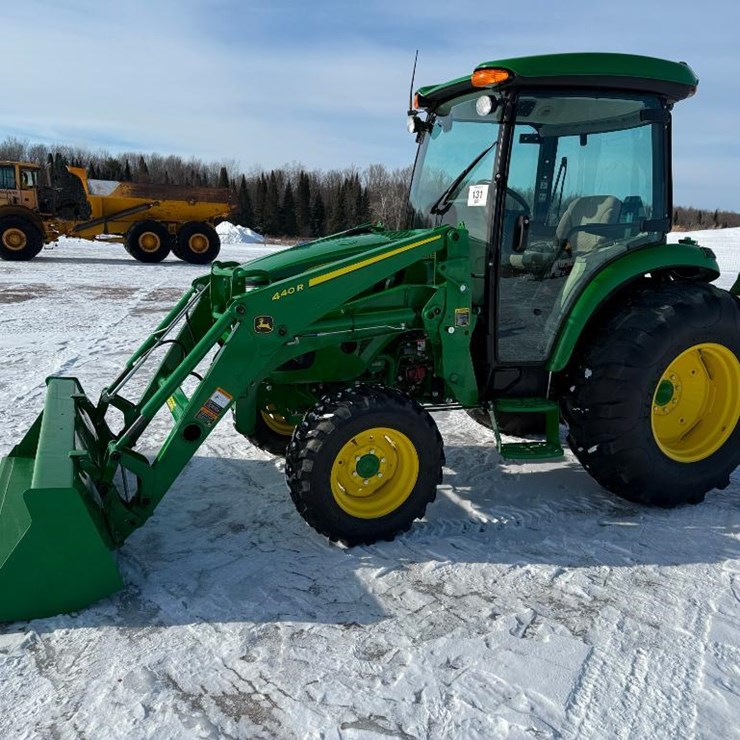 JOHN DEERE 4052R
