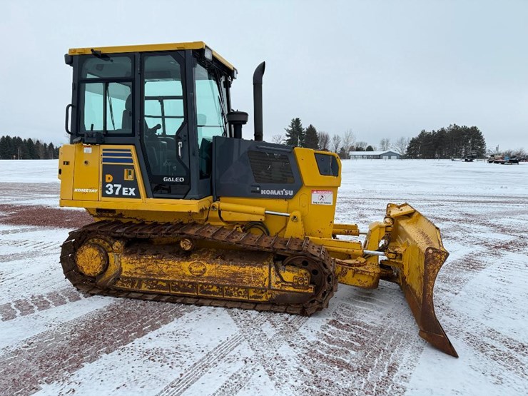 komatsu-d37ex-21-image-3