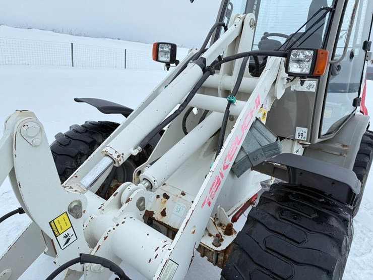 2013-takeuchi-tw50-image-40