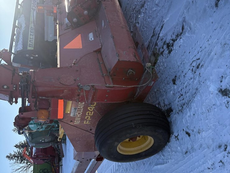 new-holland-fp240-image-9