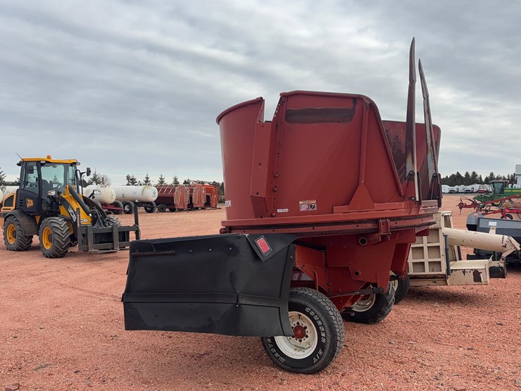 hesston-bp25-image-7