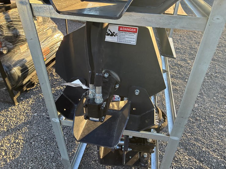 #115394-•-wolverine-mt-tiller-image-3