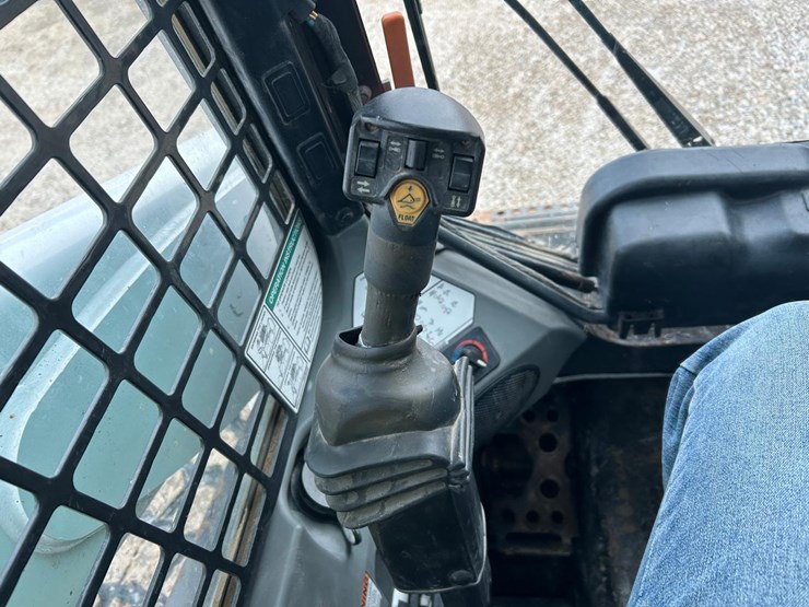 2018-bobcat-s650-image-20