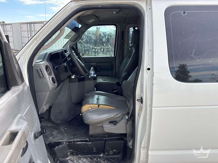 2009-ford-cargo-image-11