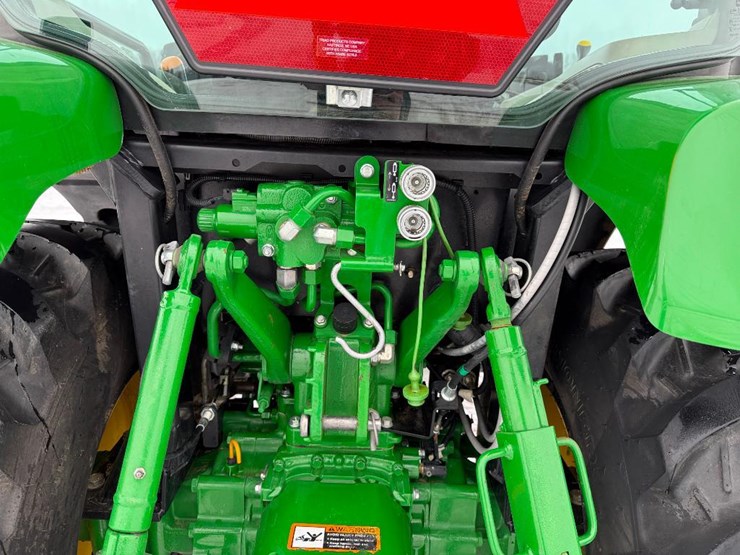 john-deere-3033r-image-39