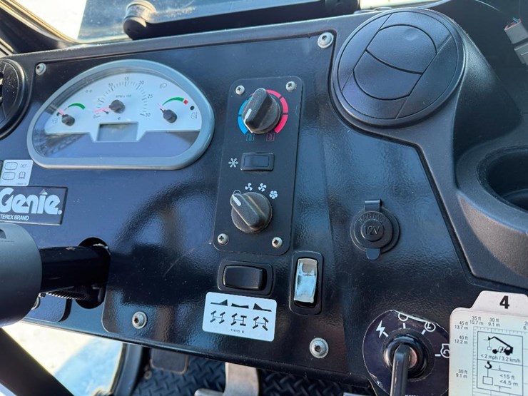 2016-genie-gth844-image-53