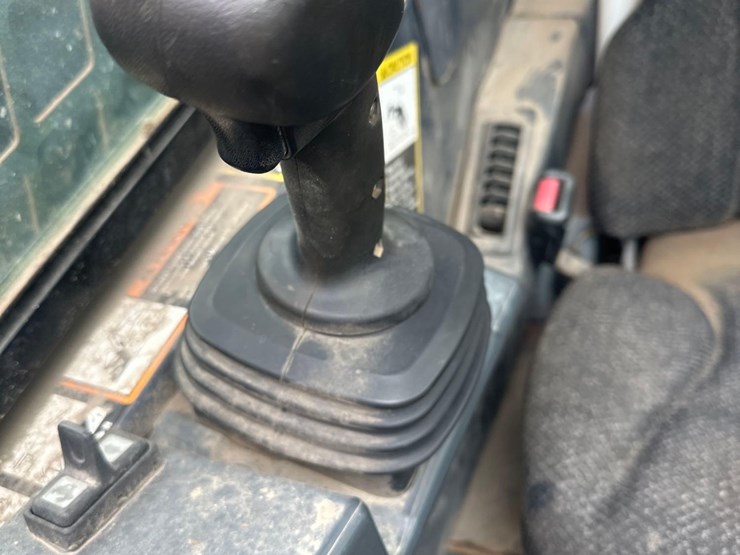 2018-deere-331g-image-19