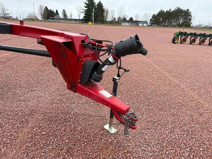 new-holland-210-image-9