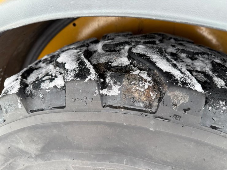 caterpillar-906m-image-13