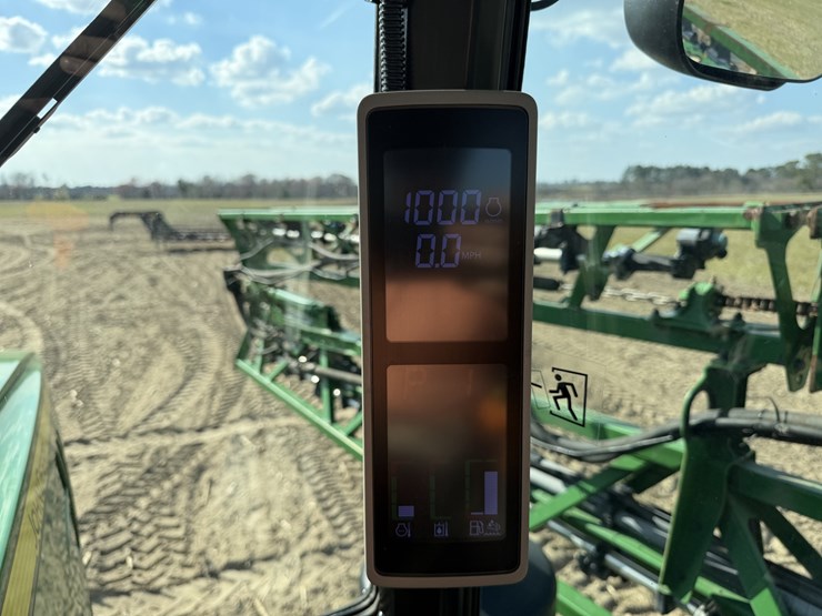 2022-john-deere-r4023-image-16