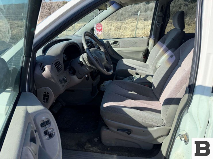 2001-dodge-grand-caravan-image-22