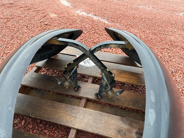 #38-•-lot-38-image-5