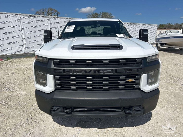 2021-chevrolet-silverado-2500hd-image-21