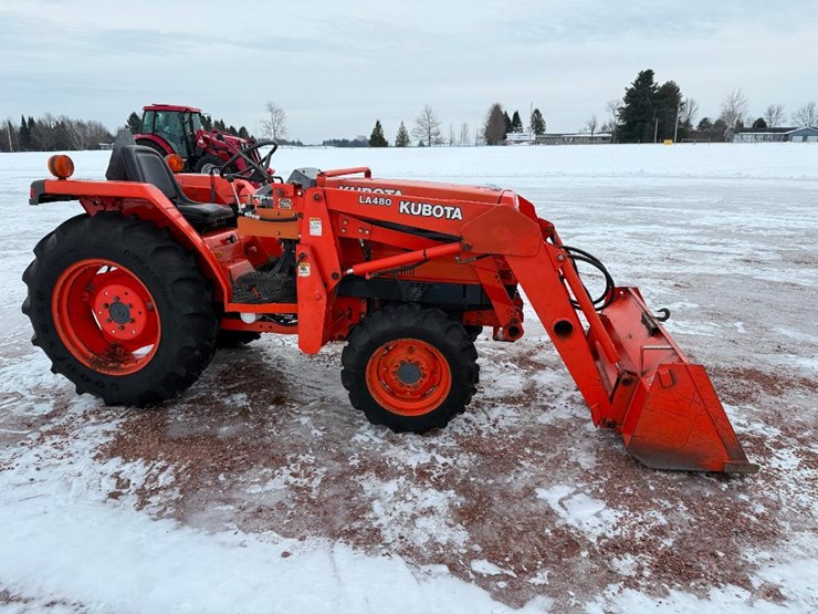 kubota-la480-image-3