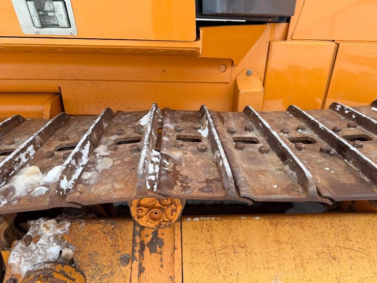 2011-case-1650l-xlt-image-25