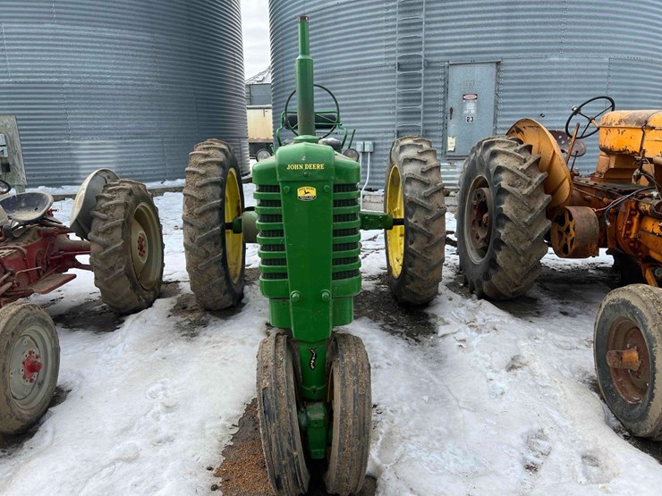 john-deere-b-image-2