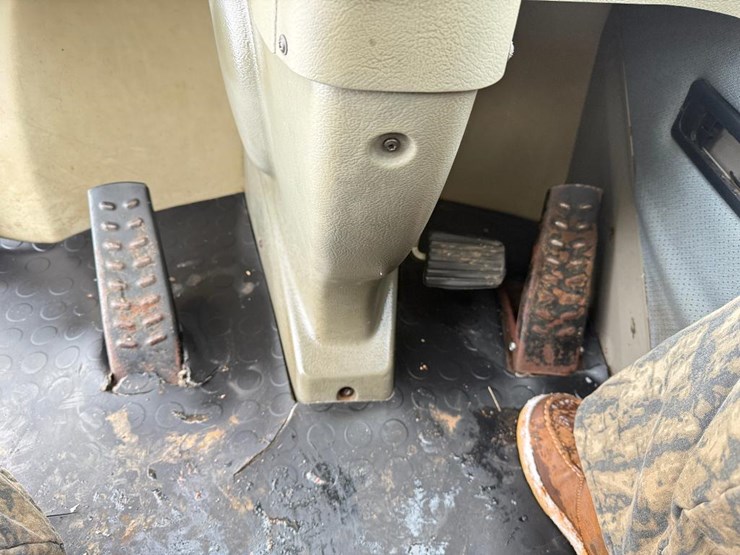 2013-takeuchi-tw50-image-52