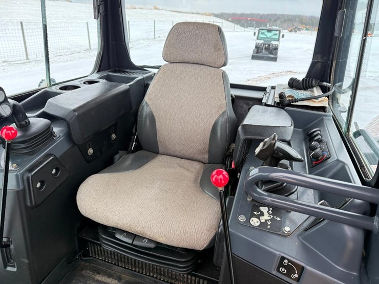 deere-650k-xlt-image-47