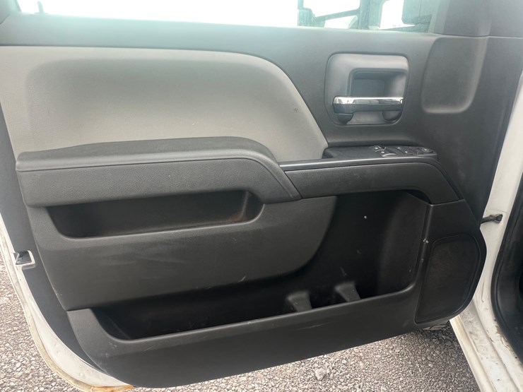 2016-chevrolet-2500-image-38