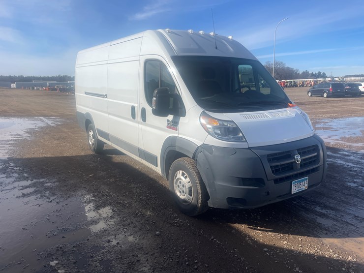 2016-dodge-3500-image-4