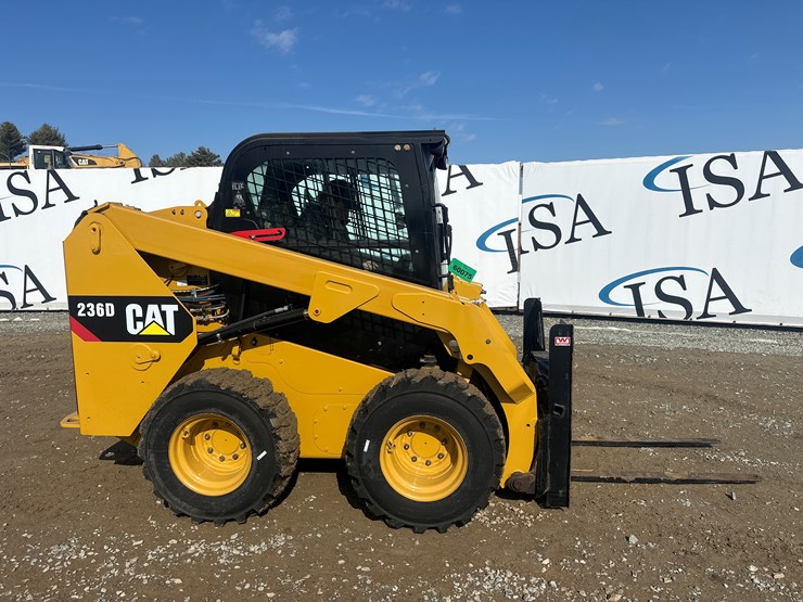 2018-caterpillar-236d-image-6