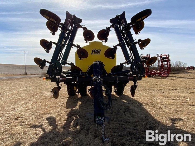 2023-fast-8324-16r30-fertilizer-applicator-image-2