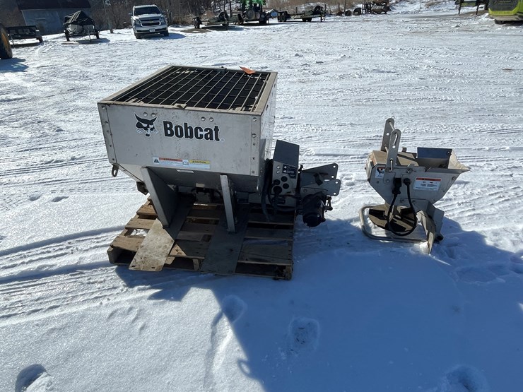 #4945-•-bobcat-mi-spreader-sp13-salter-attachment-image-3