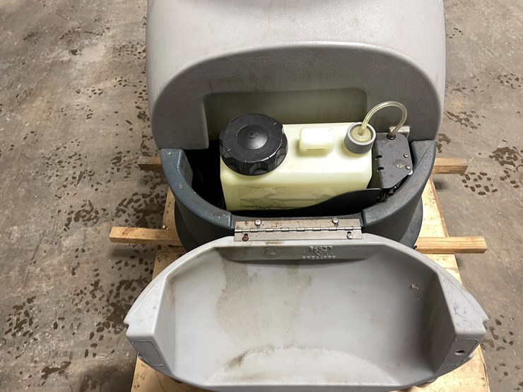 #304-•-advance-aqua-plus-carpet-extractor-image-18